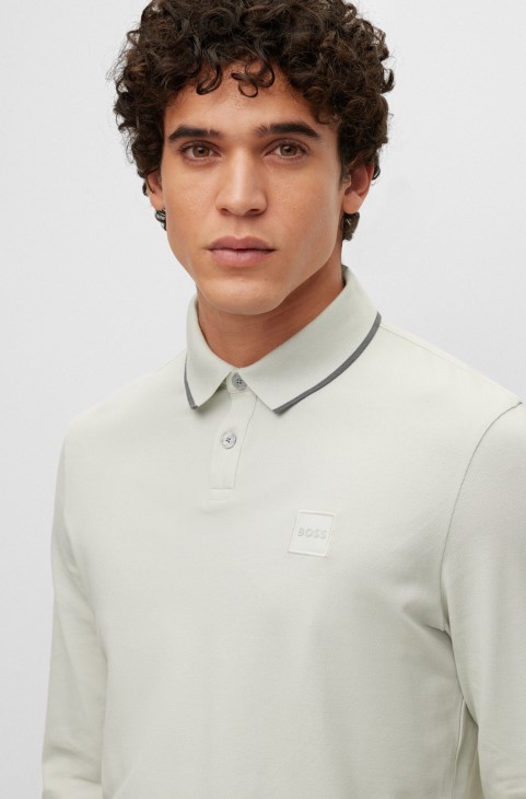 ανοιχτό γκρι Hugo Boss μακρυμάνικο βαμβακερό μπλουζάκι πόλο με έμπλαστρο με λογότυπο

