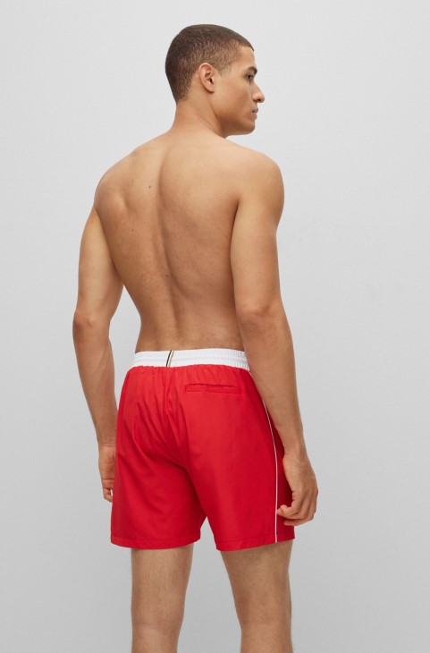 Σορτς μαγιό Hugo Boss αντίθεση-λογότυπο σε κόκκινο ανακυκλωμένο υλικό
