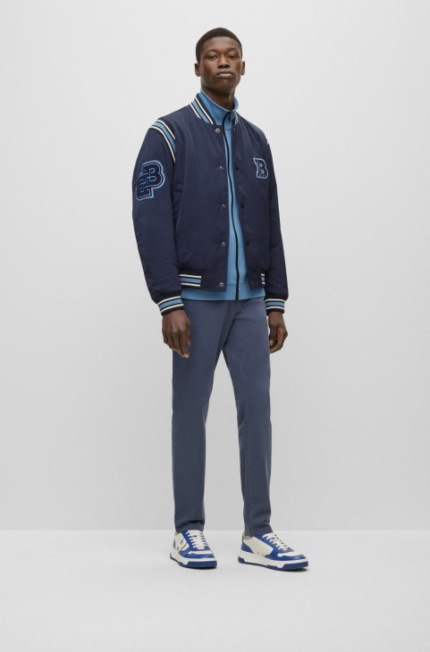 Hugo Boss με κωνική εφαρμογή Chinos σε υπερβολικά βαμμένο βαμβακερό σατέν μπλε
