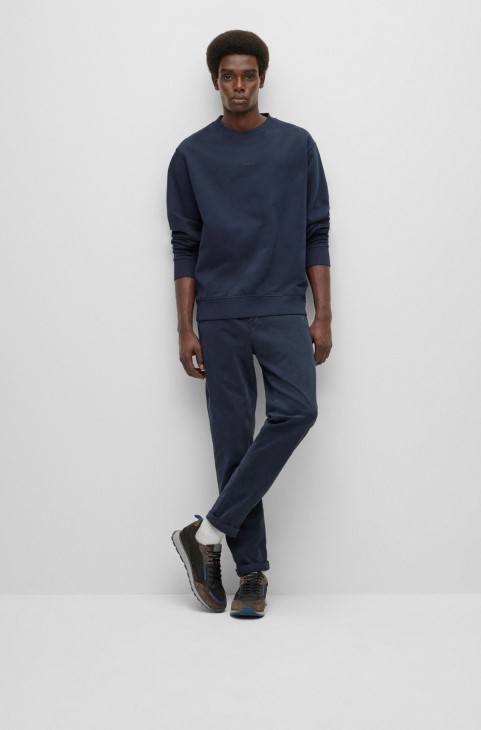 κωνικό παντελόνι σε ελαστικό Twill με δίδυμες θηλιές Hugo Boss σκούρο μπλε
