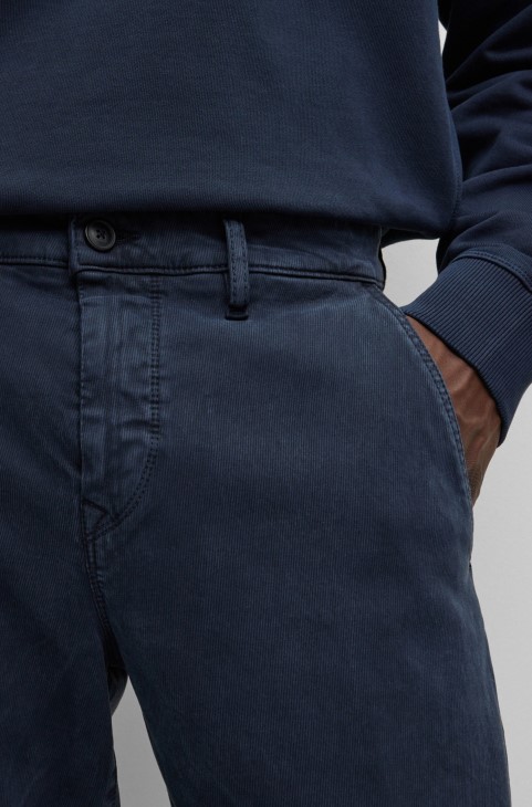 κωνικό παντελόνι σε ελαστικό Twill με δίδυμες θηλιές Hugo Boss σκούρο μπλε
