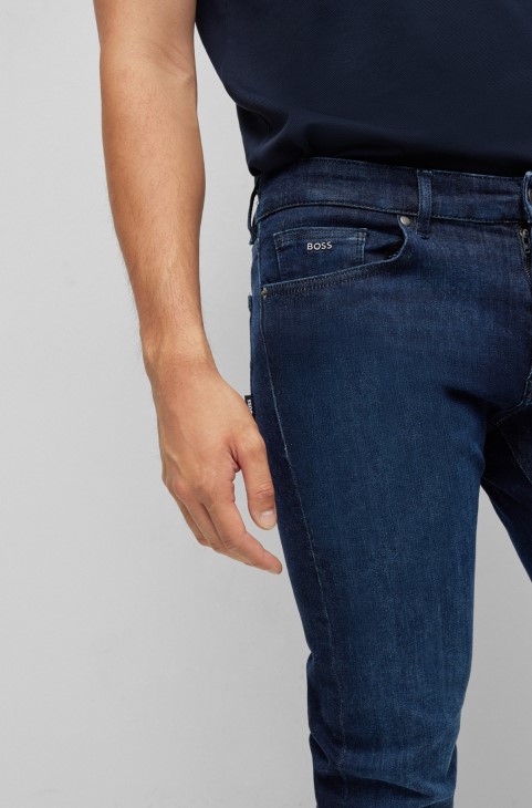 κανονική εφαρμογή τζιν σε σκούρο-μπλε Super-stretch τζιν σκούρο μπλε Hugo Boss
