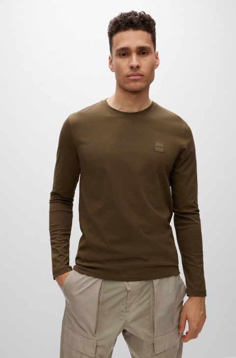 T-shirt από βαμβακερό ζέρσεϊ με κανονική εφαρμογή με μπάλωμα λογότυπου σκούρο πράσινο Hugo Boss