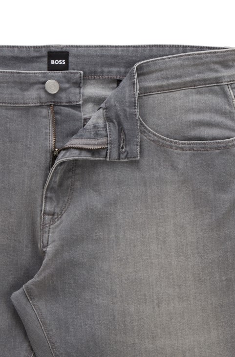 Hugo Boss γκρι τζιν με κανονική εφαρμογή σε γκρι ανάλαφρο τζιν
