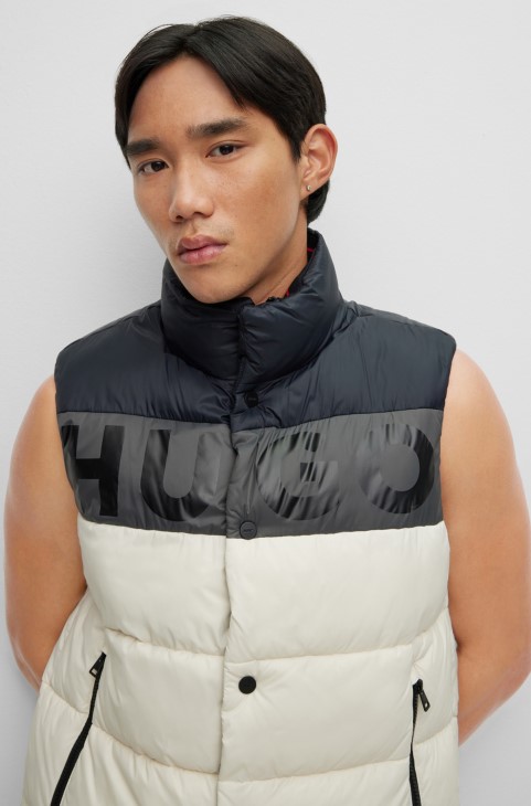 χρωματιστό Puffer Gilet με έντονο λογότυπο Hugo Boss λευκό
