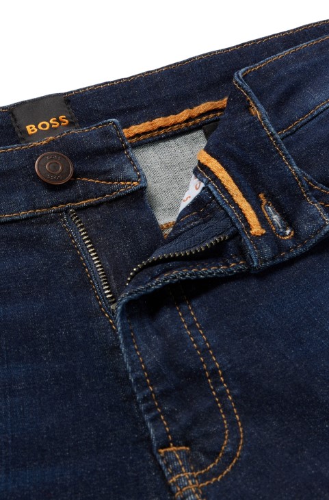 σκούρο μπλε τζιν με κανονική εφαρμογή σε μπλε Super-stretch τζιν Hugo Boss
