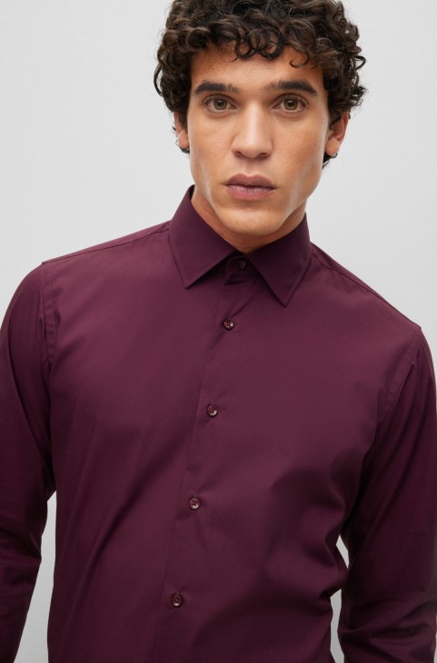 Πουκάμισο με κανονική εφαρμογή σε σιδερένια ελαστική βαμβακερή ποπλίνα σκούρο μωβ Hugo Boss
