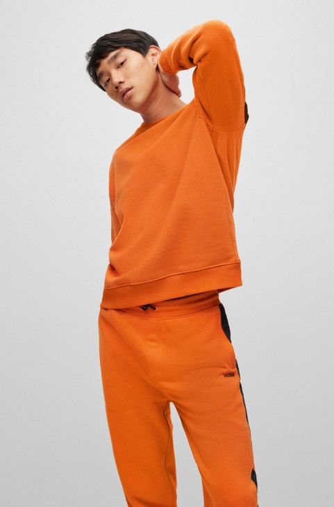 σκούρο πορτοκαλί φούτερ Hugo Boss από οργανικό βαμβάκι με επένδυση λογότυπου