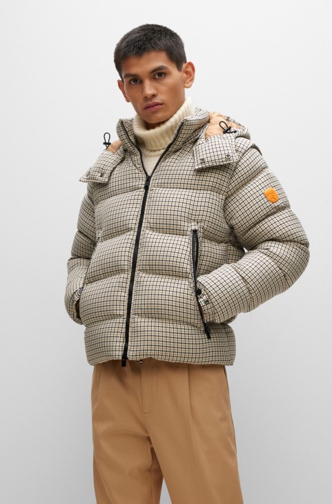 Hugo Boss πουπουλένιο τζάκετ με μοτίβο Houndstooth με αφαιρούμενη κουκούλα και μπεζ μανίκια