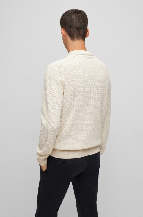 πουλόβερ με λαιμόκοψη από βαμβάκι και καπόκ λευκό Hugo Boss
