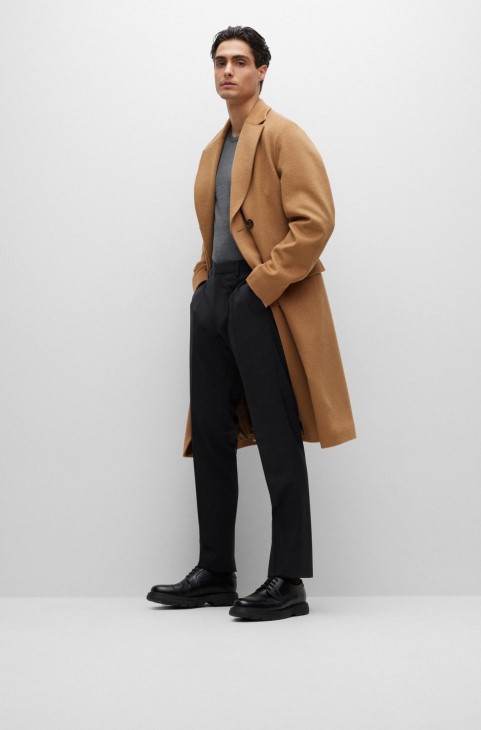 μαύρο παντελόνι Hugo Boss με κανονική εφαρμογή από παρθένο μαλλί
