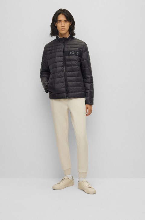 Μαύρο αδιάβροχο μπουφάν Hugo Boss με επένδυση με τρισδιάστατη ταινία λογότυπου
