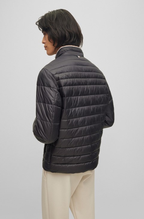 Μαύρο αδιάβροχο μπουφάν Hugo Boss με επένδυση με τρισδιάστατη ταινία λογότυπου
