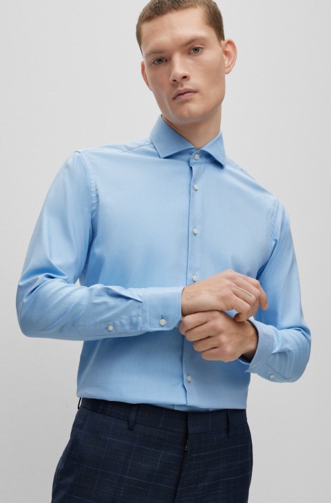 Ανοιχτό μπλε πουκάμισο Hugo Boss με κανονική εφαρμογή σε σιδερένιο ελαστικό και βαμβακερό Twill
