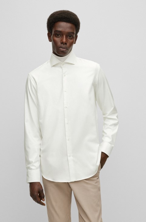 λευκό πουκάμισο Hugo Boss με κανονική εφαρμογή σε σιδερένιο ελαστικό και βαμβακερό Twill