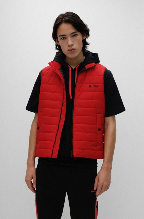 ανοιχτό ροζ λεπτή εφαρμογή υδατοαπωθητικό γεμισμένο γιλέκο με λογότυπο αντίθεσης Hugo Boss