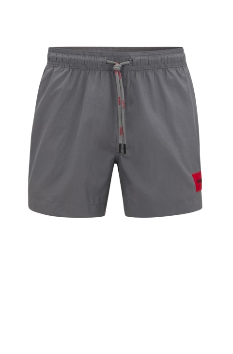 Σκούρο γκρι μαγιό Hugo Boss που στεγνώνει γρήγορα με ετικέτα με κόκκινο λογότυπο