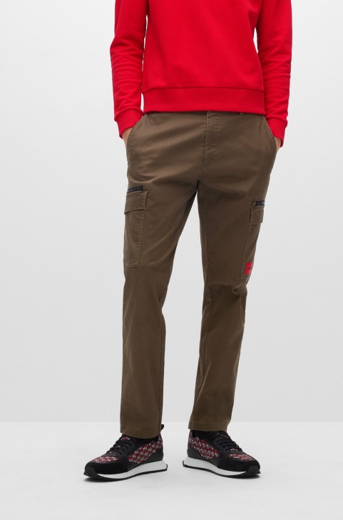 Slim-fit Cargo παντελόνι από ελαστική βαμβακερή γαμπαρντίνα σκούρο πράσινο Hugo Boss