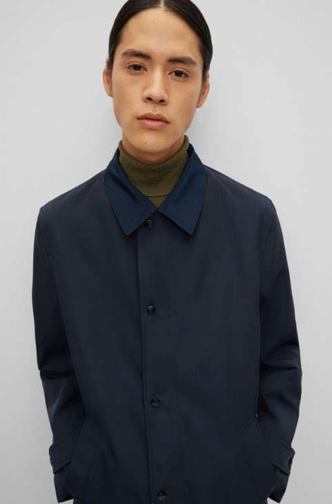 Σκούρο μπλε Hugo Boss αδιάβροχο μπουφάν κανονικής εφαρμογής από ανακυκλωμένο υλικό
