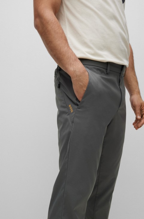 παντελόνι με λεπτή εφαρμογή σε αδιάβροχο Twill σκούρο γκρι Hugo Boss
