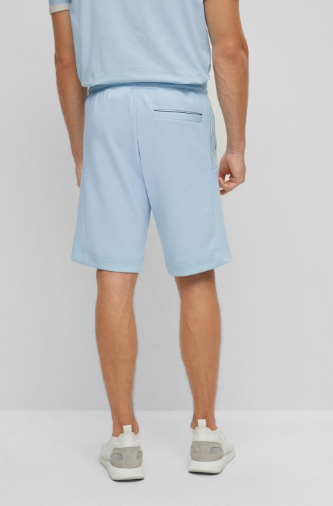 γαλάζιο βαμβακερό σορτς Hugo Boss με κανονική εφαρμογή με πολύχρωμο λογότυπο
