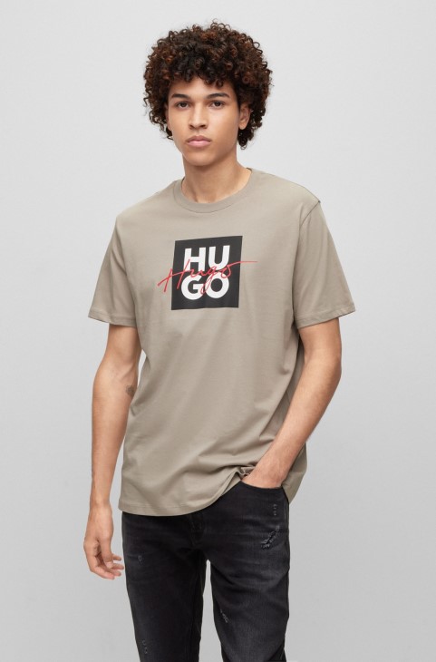 μπλουζάκι Hugo Boss βαμβακερό ζέρσεϊ με στοιβαγμένα και χειρόγραφα λογότυπα μπεζ