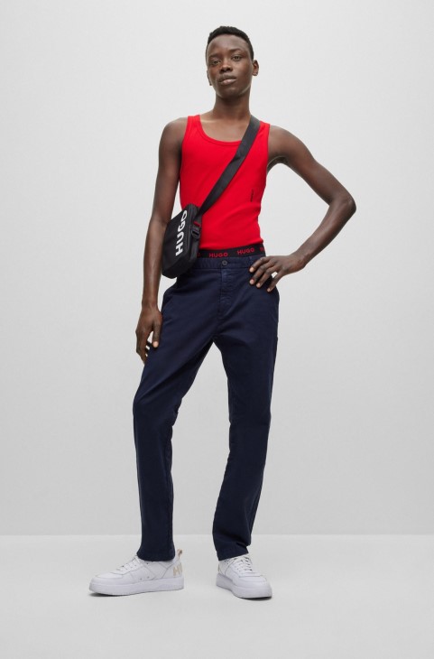 Hugo Boss Slim-fit Chinos από ελαστική βαμβακερή γκαμπαρντίνα σκούρο μπλε