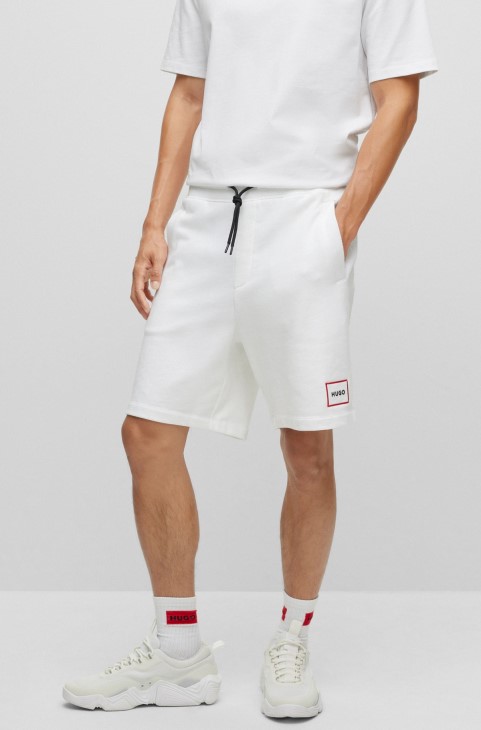 Σορτς χαλαρής εφαρμογής σε French Terry με λογότυπο Hugo Boss λευκό