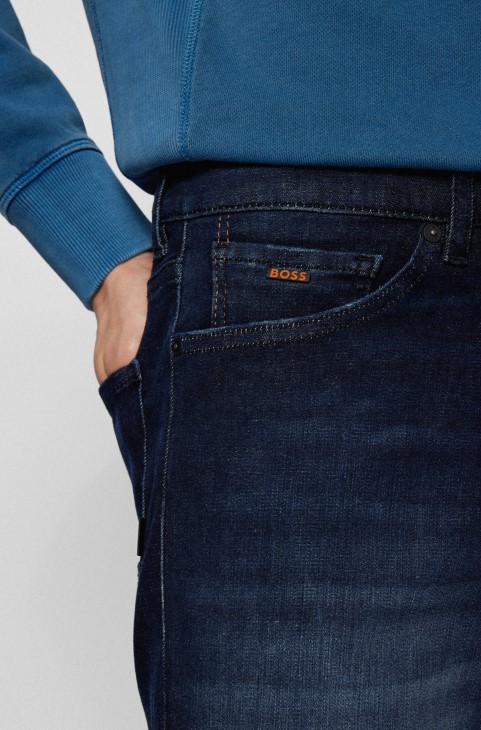 Σκούρο μπλε Hugo Boss σορτς με κανονική εφαρμογή σε μπλε Super-stretch τζιν
