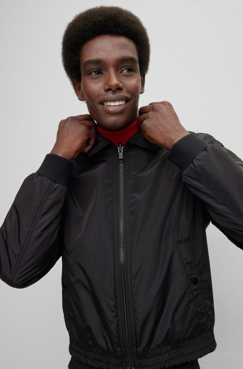 μαύρο αναστρέψιμο αδιάβροχο μπουφάν Hugo Boss με λογότυπο
