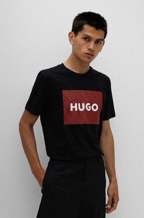 Hugo Boss μαύρο βαμβακερό μπλουζάκι με κανονική εφαρμογή με τύπωμα λογότυπου
