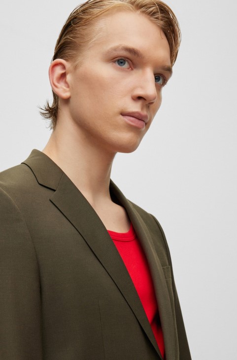 Κοστούμι σε λεπτή εφαρμογή από ύφασμα μαλλί σκούρο πράσινο Hugo Boss
