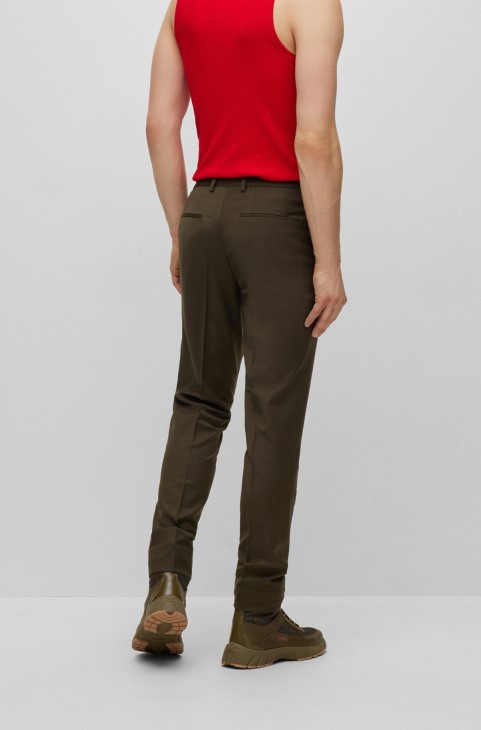 Κοστούμι σε λεπτή εφαρμογή από ύφασμα μαλλί σκούρο πράσινο Hugo Boss
