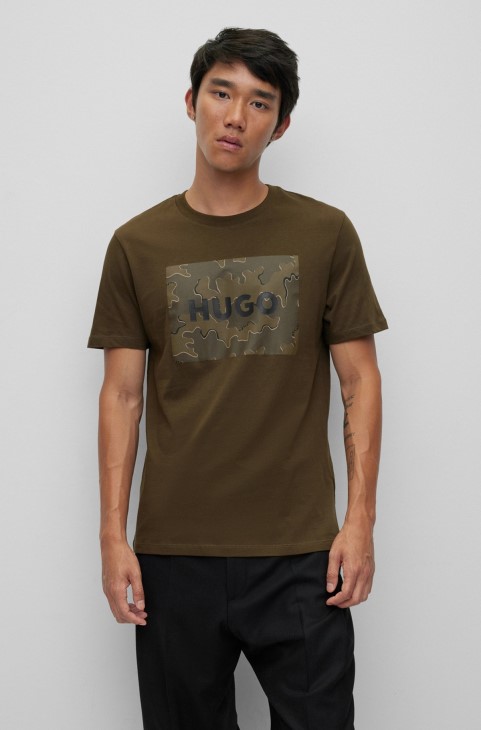 T-shirt από βαμβακερό ζέρσεϊ με στάμπα καμουφλάζ μάρκας Hugo Boss σκούρο πράσινο