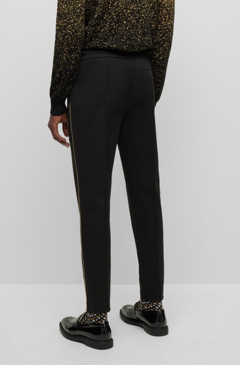 Παντελόνι αθλητικής φόρμας από μείγμα βαμβακιού με μαύρο Hugo Boss σε χρυσό χρώμα

