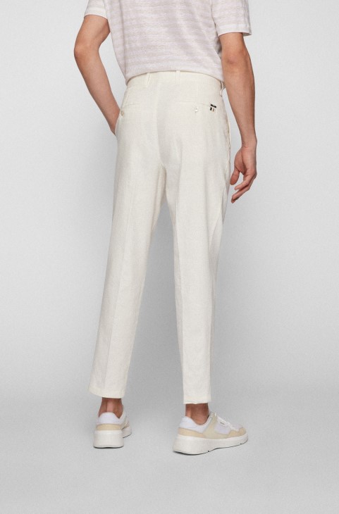 παντελόνι με κωνική εφαρμογή σε λινό μείγμα Hugo Boss λευκό
