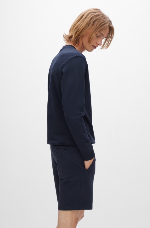 σκούρο μπλε φούτερ Hugo Boss από βαμβακερό ύφασμα με κόκκινη ετικέτα με το λογότυπο
