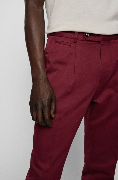 παντελόνι με χαλαρή εφαρμογή σε πλυμένο μείγμα από βαμβάκι-λινό σκούρο κόκκινο Hugo Boss
