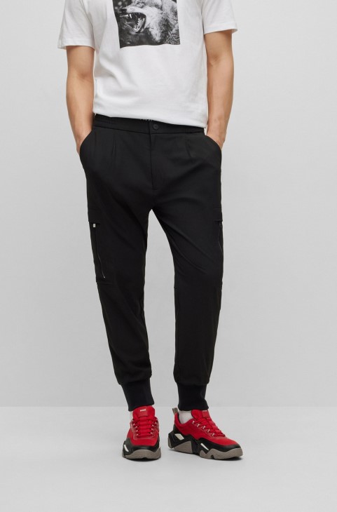 παντελόνι σε λεπτή εφαρμογή με μανσέτες σε μαύρο χρώμα Hugo Boss Twill Performance-stretch