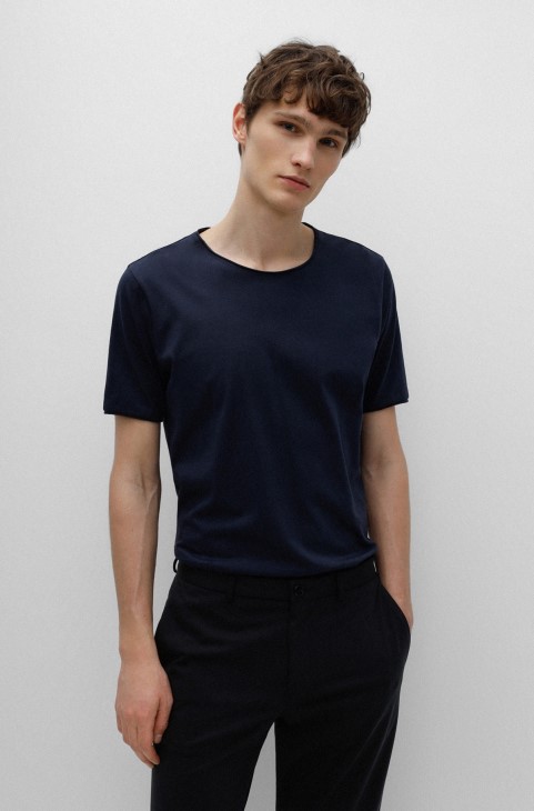 Τ-shirt Hugo Boss σκούρο μπλε κανονική εφαρμογή από ελαφρύ βαμβακερό Pima
