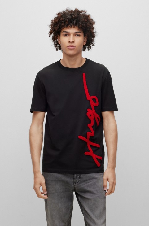 Hugo Boss μαύρο μπλουζάκι από οργανικό βαμβάκι με μεγάλο κέντημα με λογότυπο