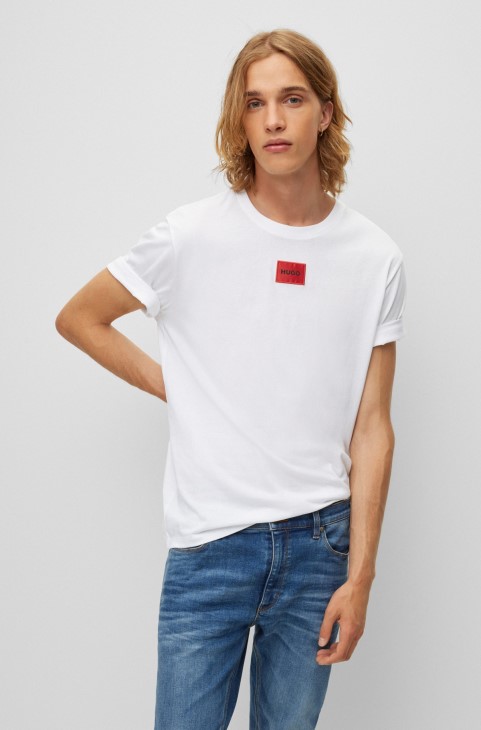 Βαμβακερό μπλουζάκι Hugo Boss με κανονική εφαρμογή με κόκκινο λογότυπο λευκό