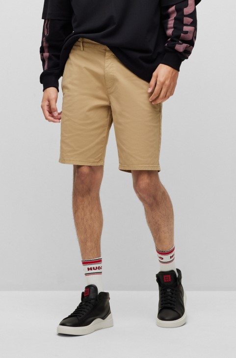 μπεζ σορτσάκι Chino σε λεπτή εφαρμογή από στριμμένο βαμβακερό Gabardine Hugo Boss