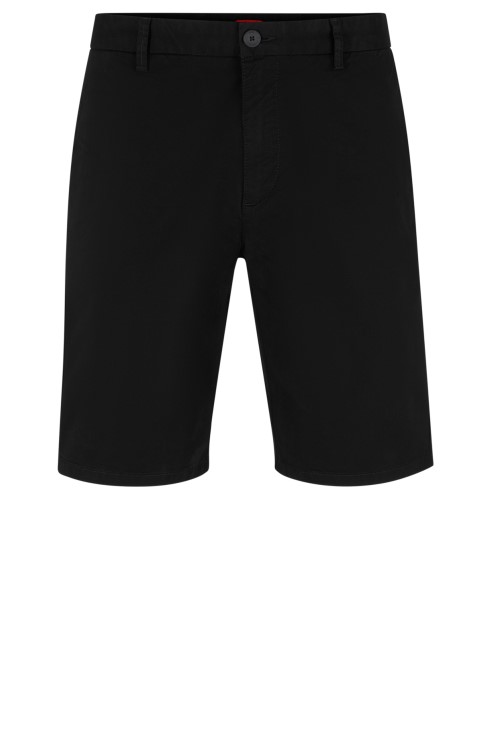 μαύρο σορτς Chino Boss Boss σε λεπτή εφαρμογή από ελαστική βαμβακερή γκαμπαρντίνα
