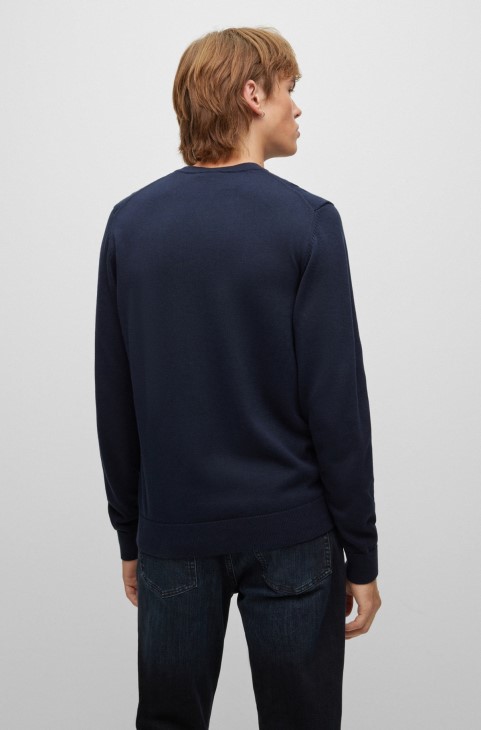 Hugo Boss σκούρο μπλε πουλόβερ από οργανικό βαμβάκι με ετικέτα με κόκκινο λογότυπο
