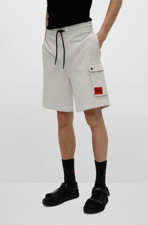 Βαμβακερό γαλλικό σορτς με κόκκινο λογότυπο ετικέτα ανοιχτό μπεζ Hugo Boss