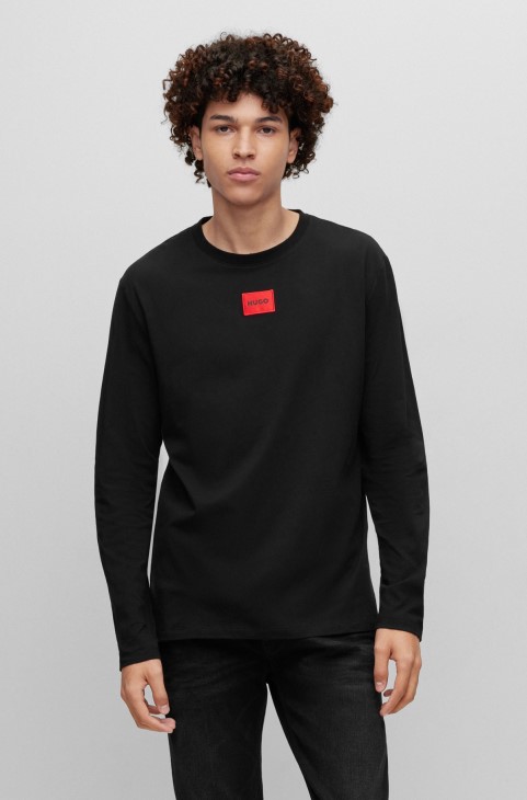T-shirt από βαμβακερό ζέρσεϊ με κόκκινο λογότυπο ετικέτα Hugo Boss μαύρο
