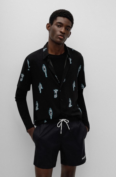 μαύρο κοντομάνικο πουκάμισο Hugo Boss με χαλαρή εφαρμογή με έργα τέχνης ρομπότ