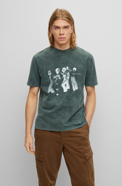 Hugo Boss ροδακινί-βαμβακερό T-shirt με εποχιακή στάμπα σκούρο πράσινο