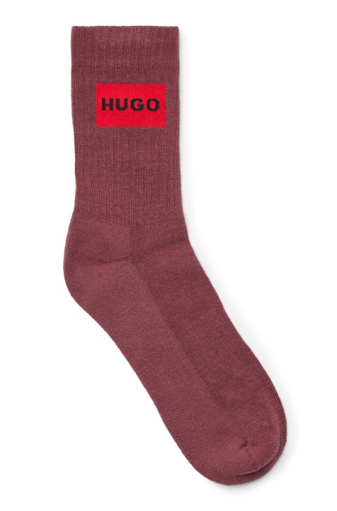σκούρο καφέ δύο σετ κάλτσες με ραβδώσεις με κόκκινο λογότυπο ετικέτα Hugo Boss